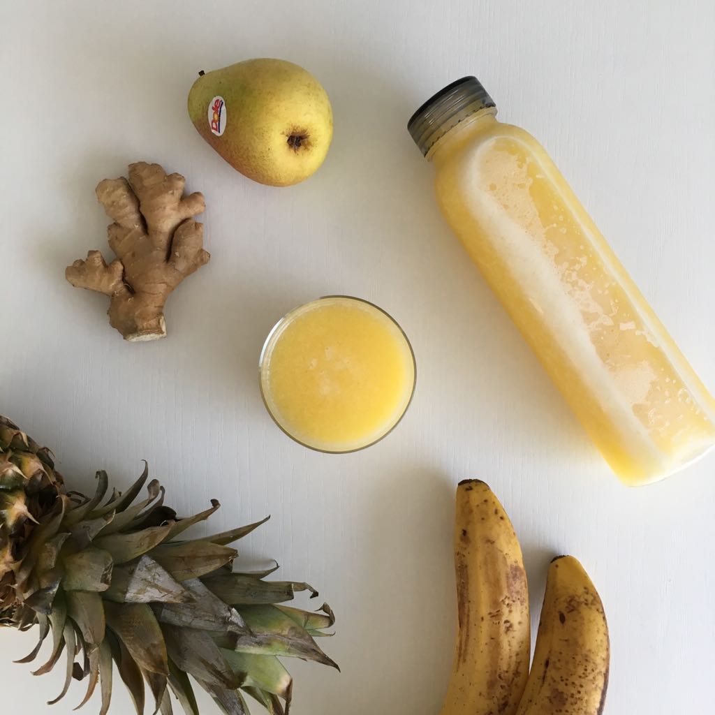 Centrifugato energizzante con ananas Dole, zenzero, pera e ...